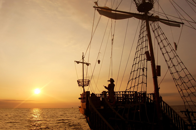 Pirate Ship on its way to San Salvador