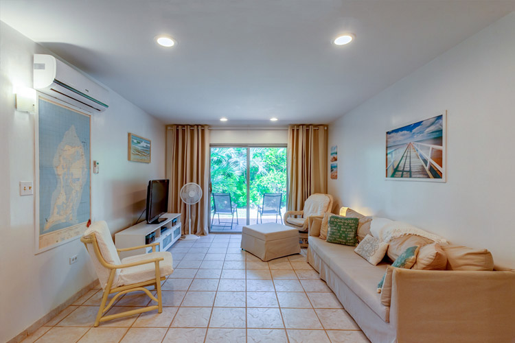 Newly renovated condo in Sandy Point, San Salvador