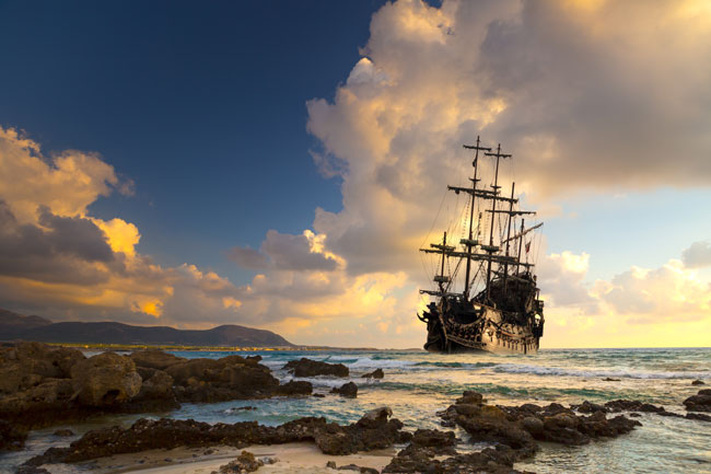 Pirate Ship on its way to San Salvador